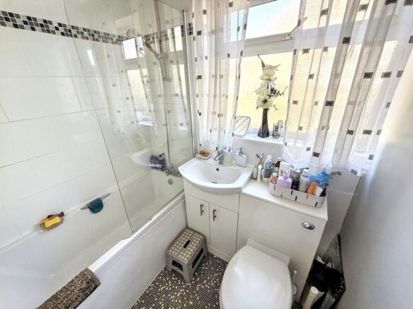 2 bed Semi-Detached Bungalow for sale Image 11