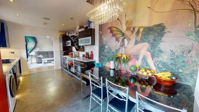 2 bed Flat for sale Image 5