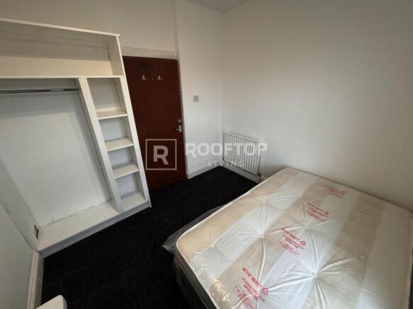 6 bed House to rent Image 11