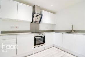 Apartment 3, Stroud House, London Road, Hook RG27 9DY