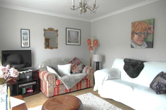 Crystal Glen, Llanishen, Cardiff CF14 5QJ photo 4