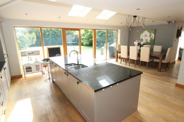 Dining Kitchen Aspec