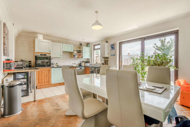 Kitchen/Dining Area
