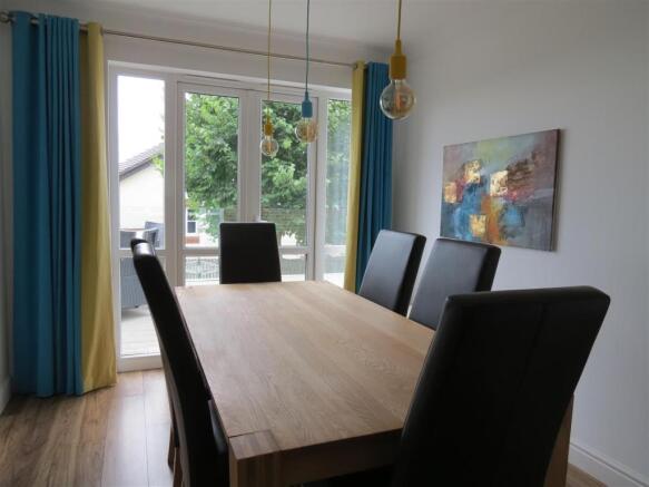 Dining Area: