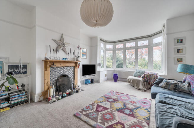 1365549-7-68f26e1...