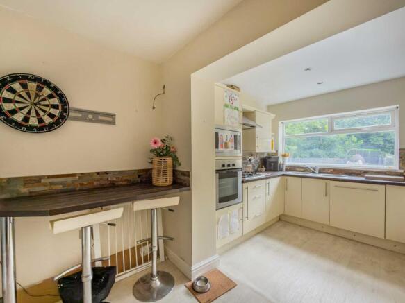 3 bed Detached for sale Image 6