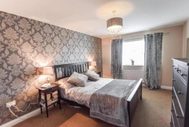BEDROOM 2