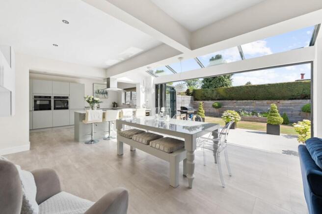 4 bed Detached for sale Image 6