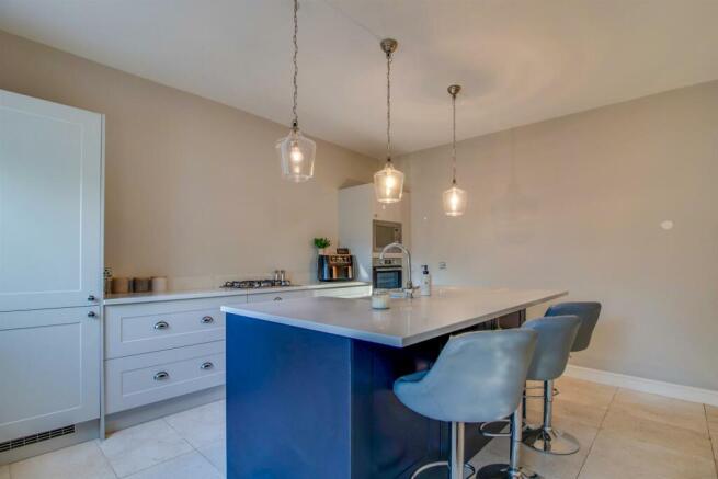 KITCHEN BREAKFAST ROOM
