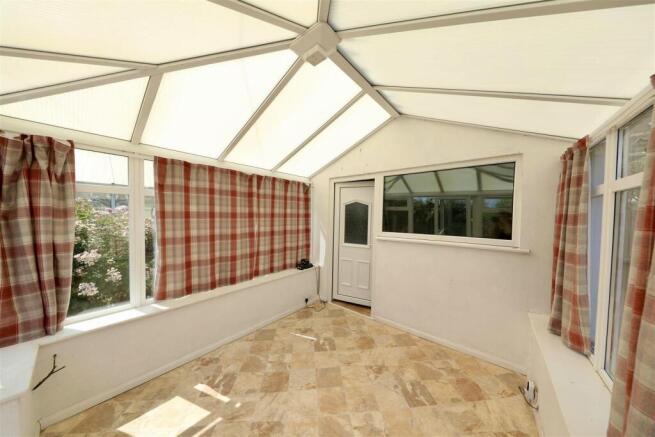 3 bed Semi-Detached for sale Image 11