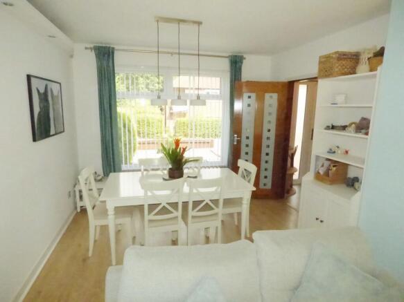 Whincover Drive, Farnley, Leeds photo 4