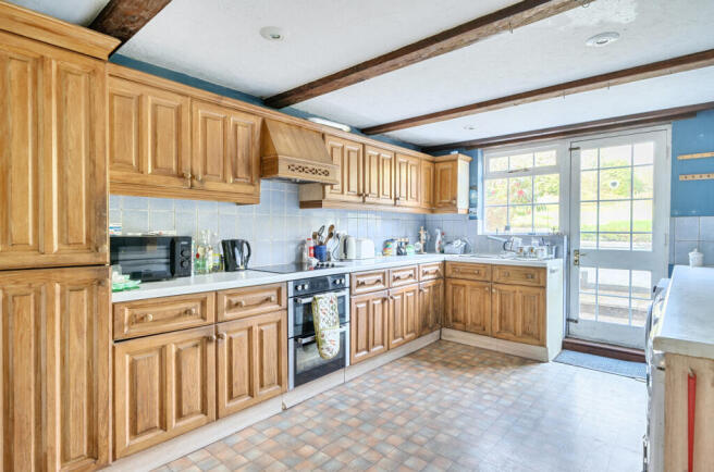 1438759-11-69d4d4...