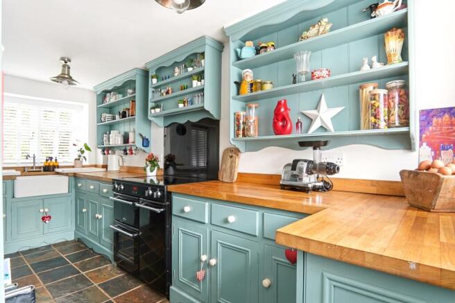 2 bed Semi-Detached for sale Image 5