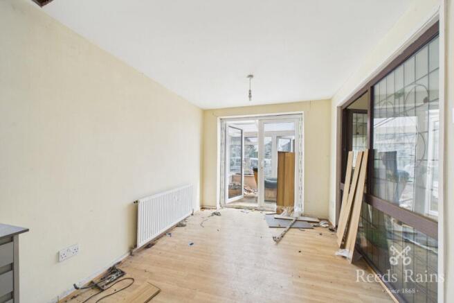 5 bed Detached for sale Image 7