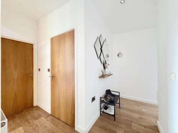 2 bed Apartment for sale Image 7