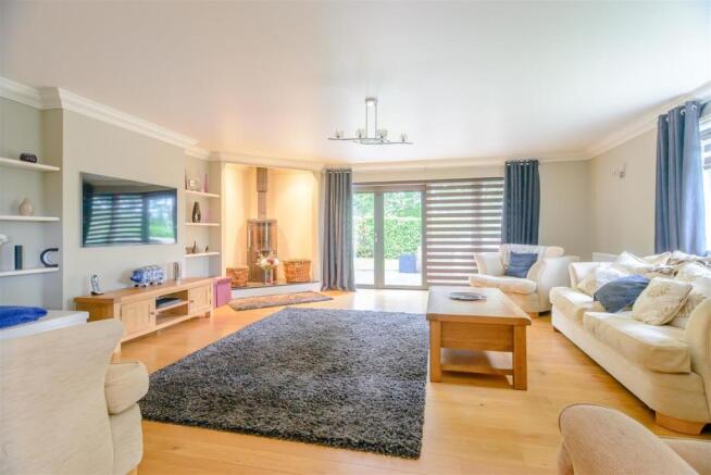 8401581-interior06.jpg
