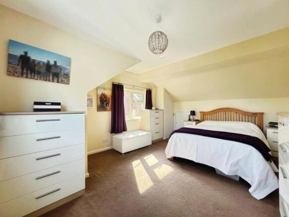 pbox-bedroom-344492.JPG