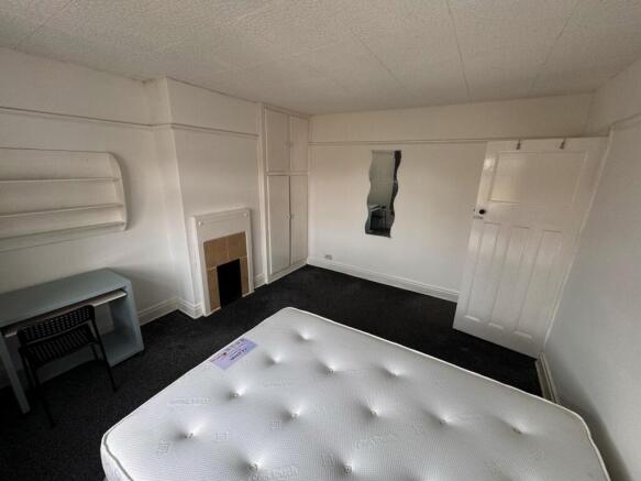 3 bed House to rent Image 10