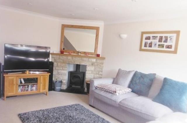 Living area.JPG