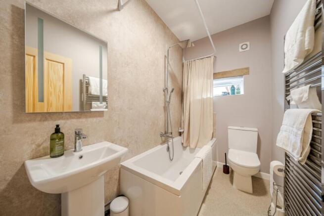 2 bed Terraced for sale Image 9