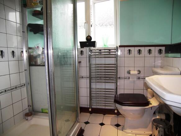SHOWER ROOM
