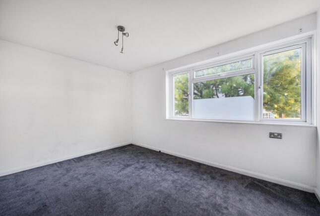 1356357-7-68c92ec...