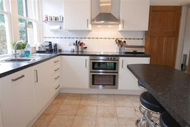 KITCHEN/BREAKFAST RO