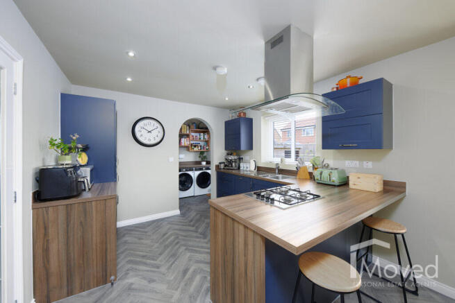 4 bed Detached for sale Image 5