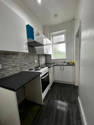 3 bed Terraced to rent Image 4