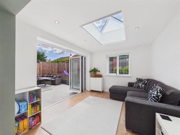 4 bed Detached for sale Image 5