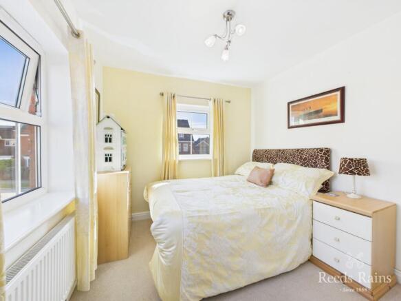 5 bed Detached for sale Image 9
