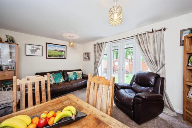 3 bed Semi-Detached for sale Image 7