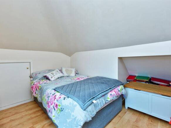 Bed 4.jpg
