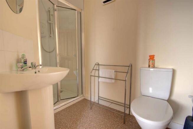 EN SUITE