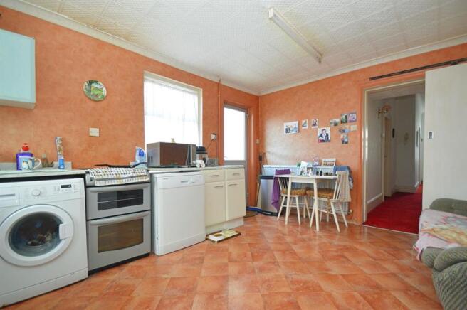 Kitchen2.jpg
