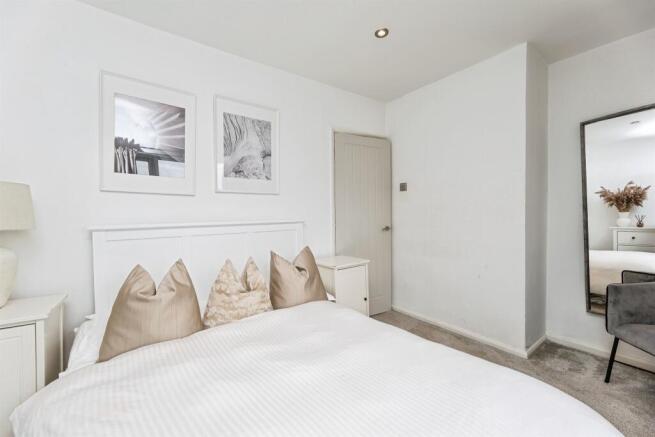 3 bed Semi-Detached for sale Image 10