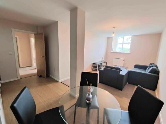 2 bed Apartment for sale Image 4