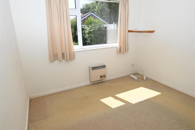 2 bed Semi-Detached Bungalow for sale Image 6