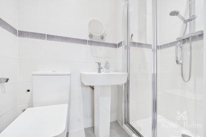 4 bed Semi-Detached for sale Image 10