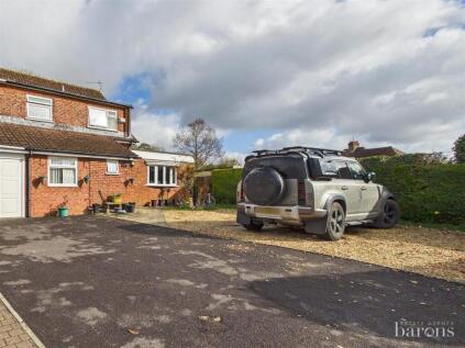 Foxmoor Close, Oakley, Basingstoke, Hampshire, RG23