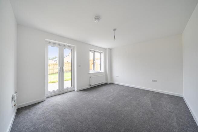 3 bed Semi-Detached to rent Image 6
