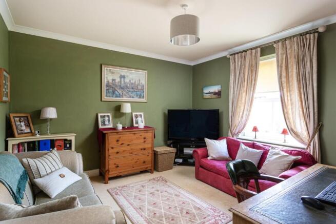 4 bed Detached for sale Image 7