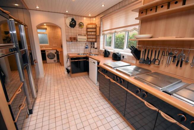 KITCHEN.jpg