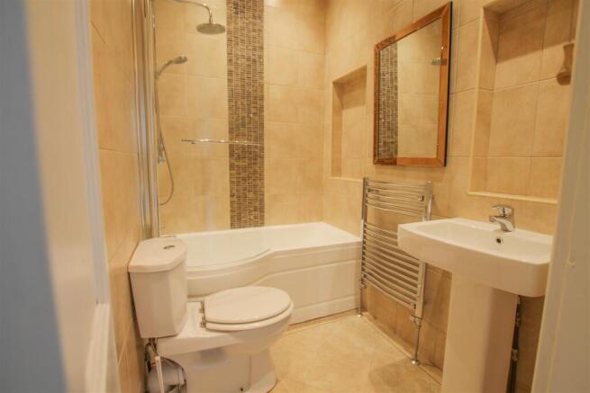 3 bed End of Terrace to rent Image 8