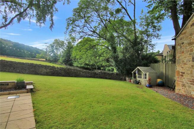 4 bed Detached for sale Image 7