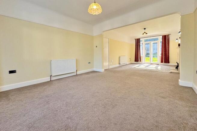 Living/Dining Area