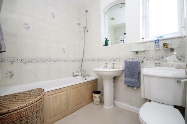 .bathroom.JPG
