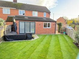 2, Top Stone Close, Burton Salmon, Leeds LS25 5JT