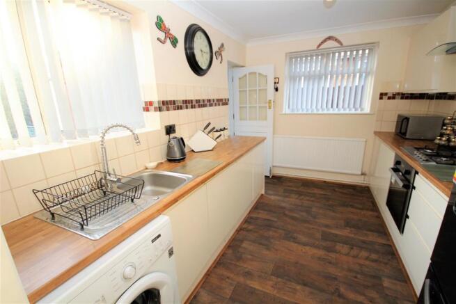 kitchen 2.jpg