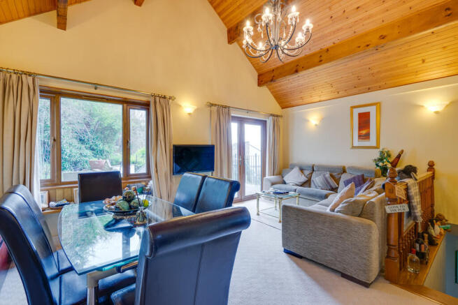 Open Plan Lounge ...